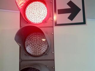 ГИБДД может разрешить поворот направо на красный свет