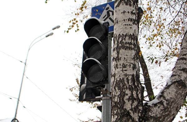 Тюменский перекресток на четыре часа останется без регулировщика