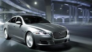 Седан Jaguar XJ нового поколения получит два кузова