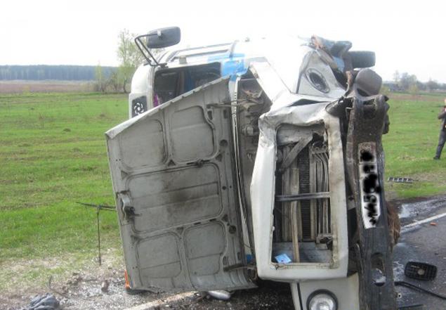 В Брянской области столкнулись автобус и ВАЗ, водитель погиб