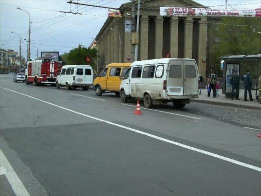 В центре Волгограда столкнулись три маршрутки
