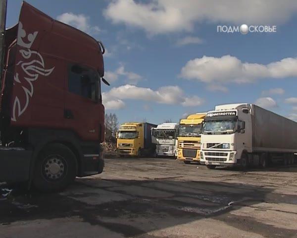 Трасса Москва-Петербург: грузовикам запретят ездить в жару