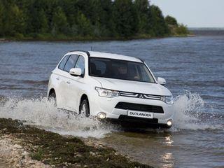 В России стартуют продажи Mitsubishi Outlander с новым двигателем