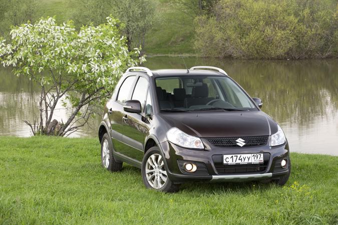 Кроссовер Suzuki SX4 2013 года стал дешевле