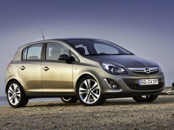 В сеть попали первые фото обновленного хэтчбека Opel Corsa