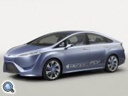 Компания Toyota покажет водородный седан осенью
