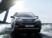 Самые популярные модели Toyota в России – RAV4, Camry и Corolla