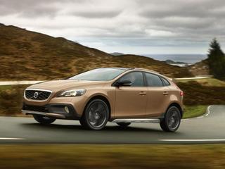 В России стартовал вседорожник Volvo V40 Cross Country с дизелем