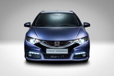 Опубликованы официальные фото серийного универсала Honda Civic Tourer