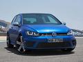 В Volkswagen показали первый тизер нового Golf R