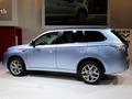 Стартовали европейские продажи Mitsubishi Outlander PHEV