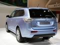 Гибридный Mitsubishi Outlander PHEV появится в России